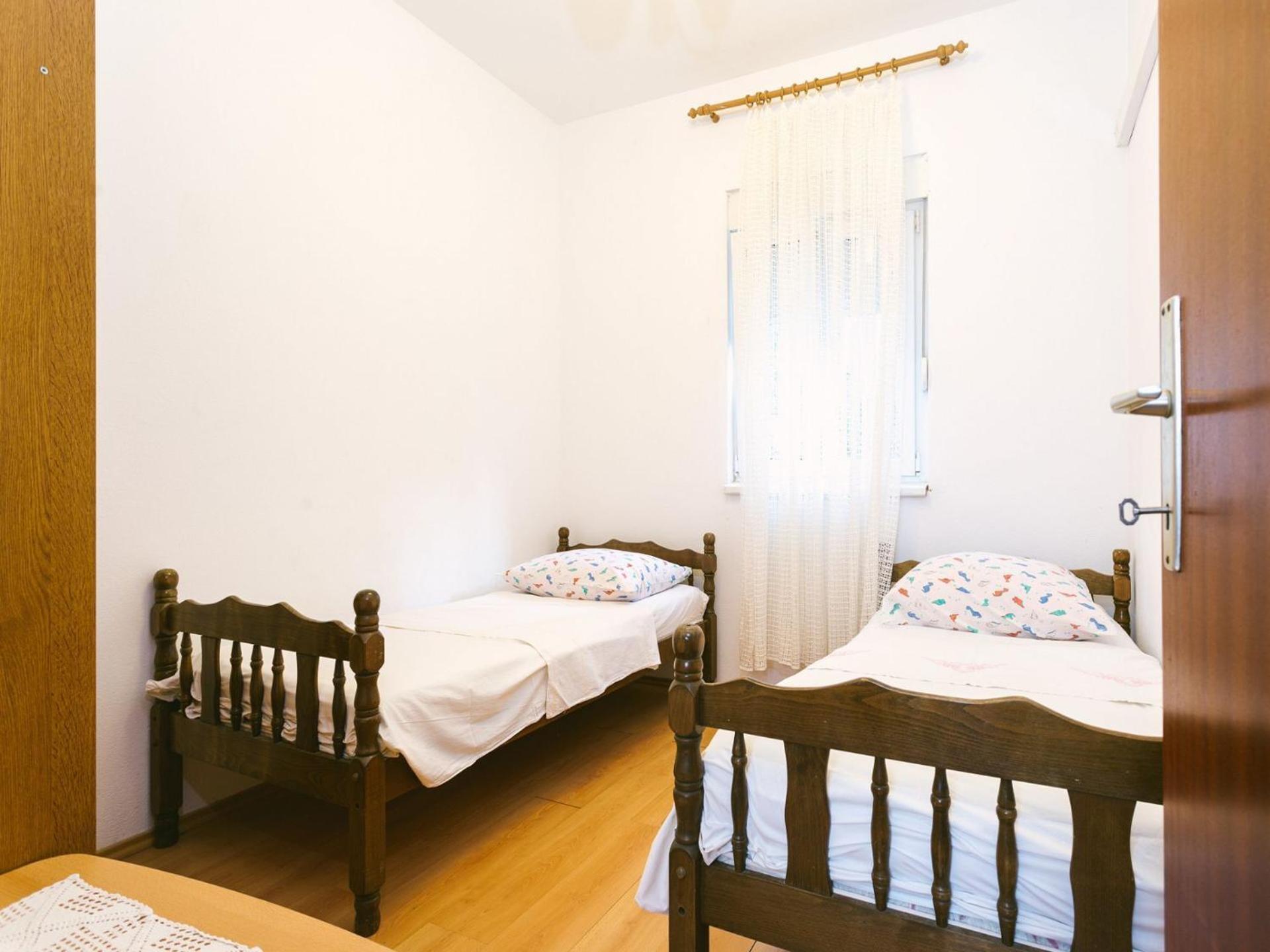 Apartment Ivica - 150m From Sea